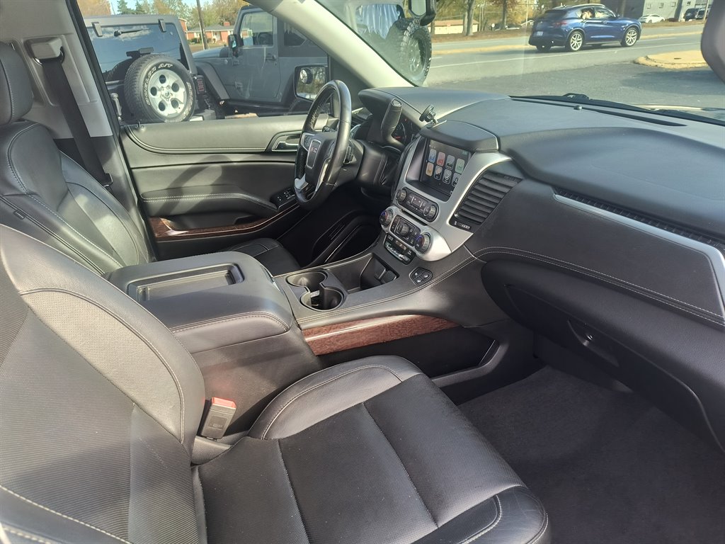 2020 GMC Yukon XL 1500 SLT photo