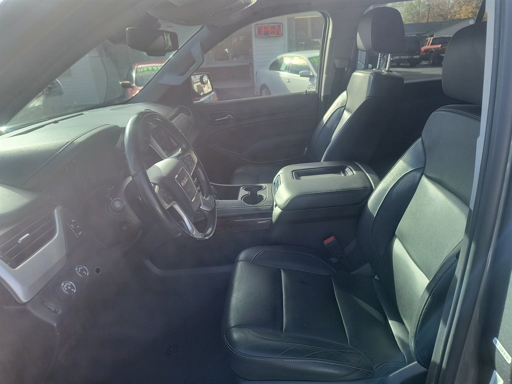 2020 GMC Yukon - $32,999