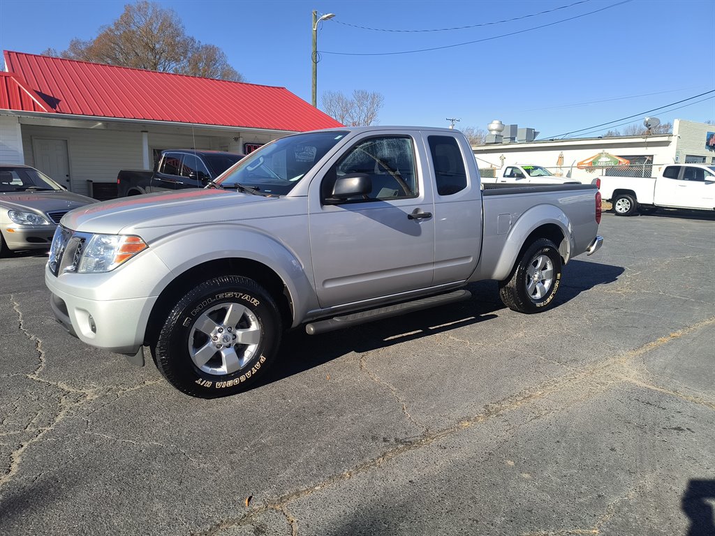 2012 Nissan Frontier SV V6 photo