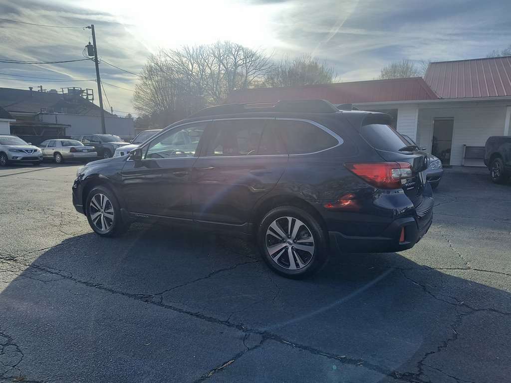 2018 Subaru Outback - $13,999