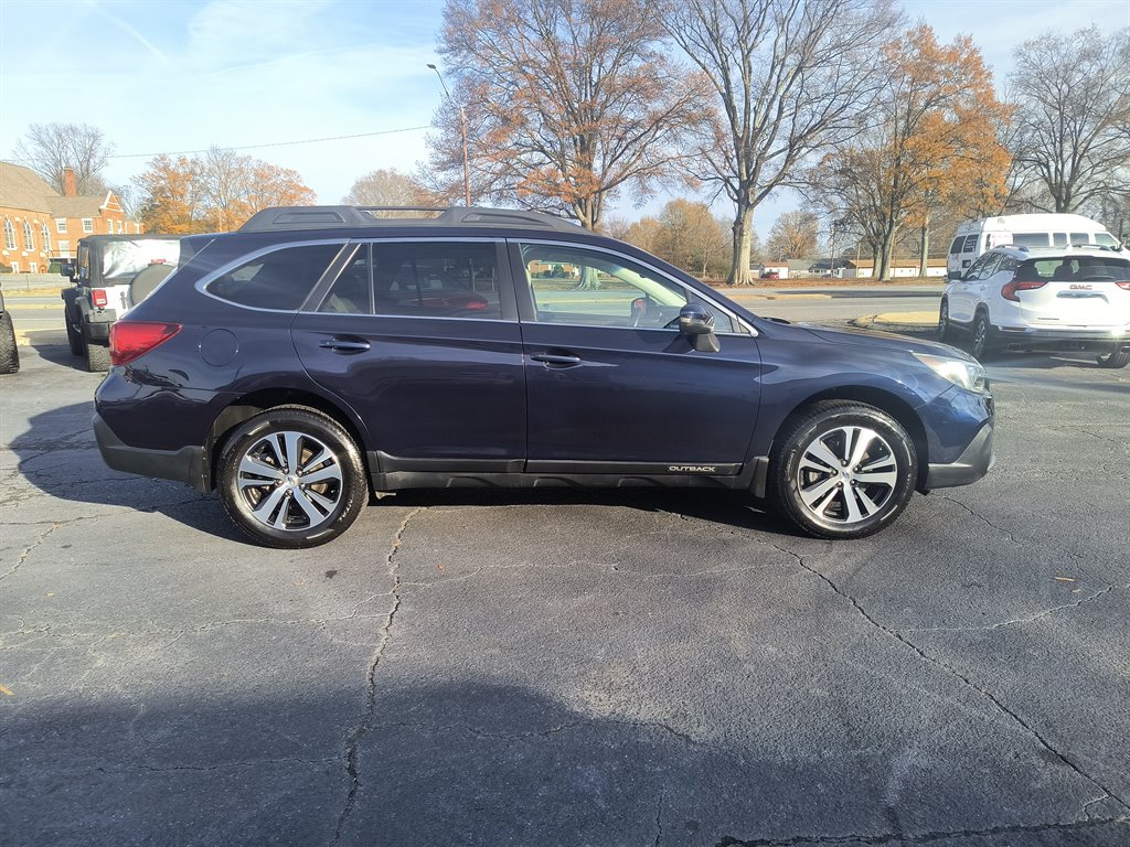 2018 Subaru Outback - $13,999