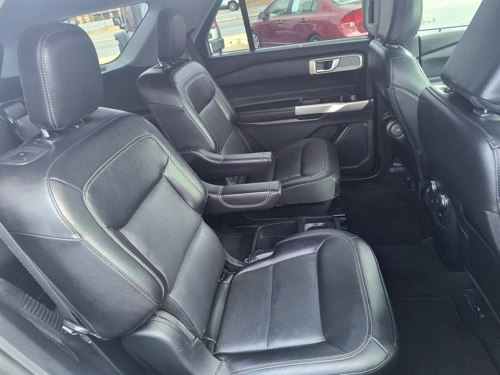 2021 Ford Explorer - $27,999