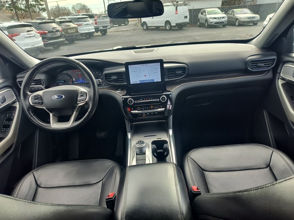 2021 Ford Explorer - $27,999