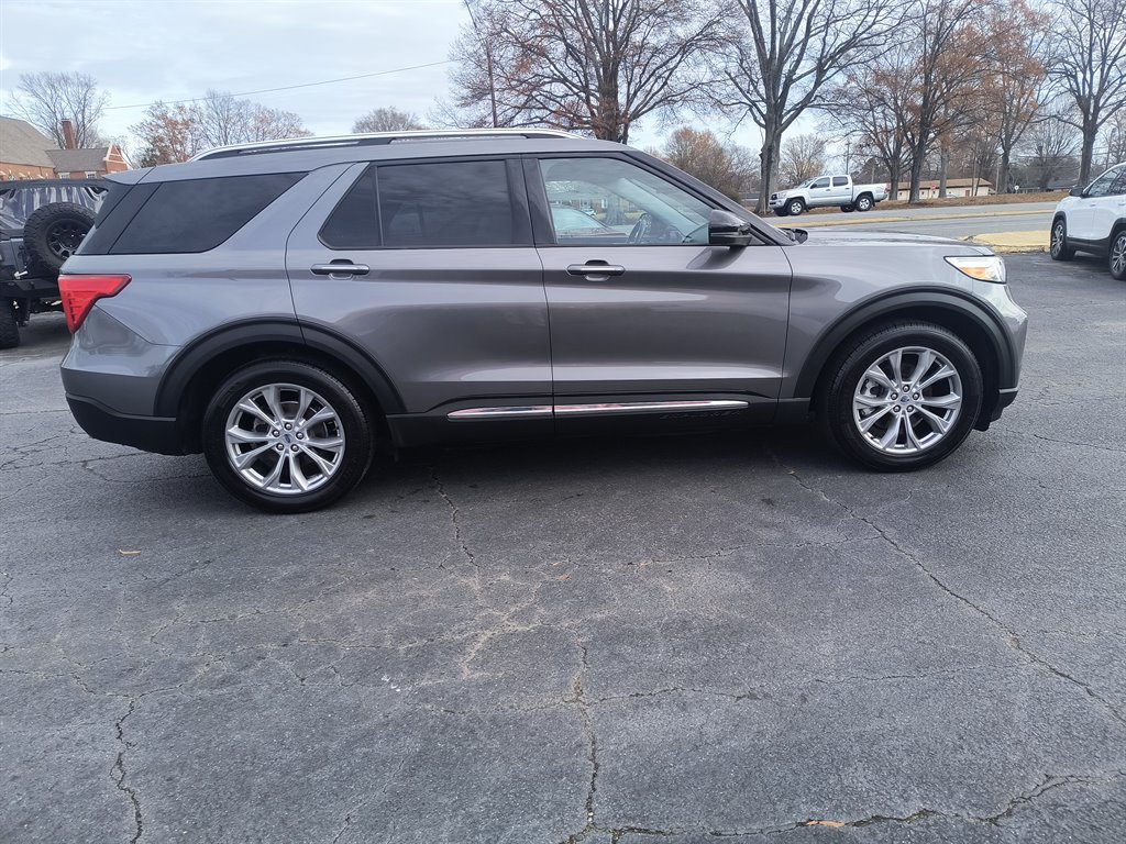 2021 Ford Explorer - $27,999