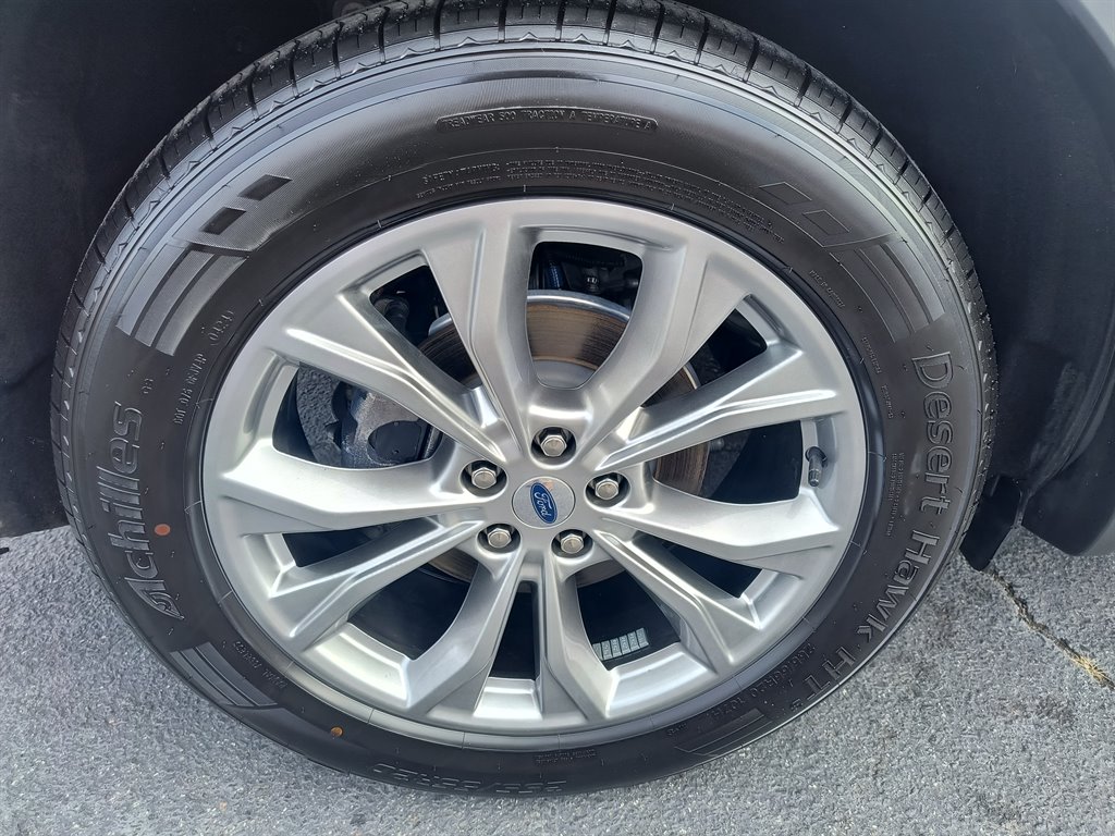 2021 Ford Explorer - $27,999