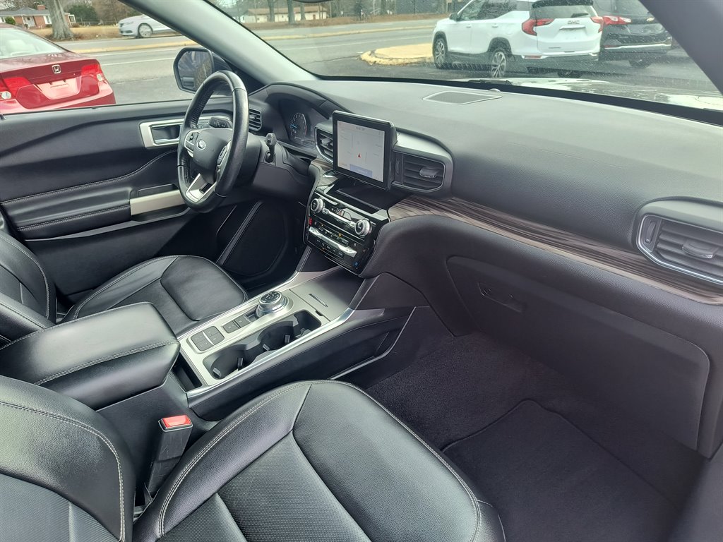 2021 Ford Explorer - $27,999