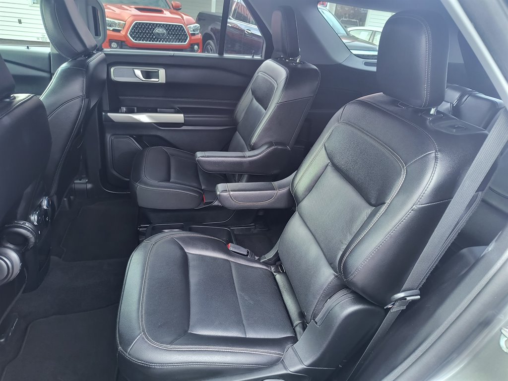 2021 Ford Explorer - $27,999