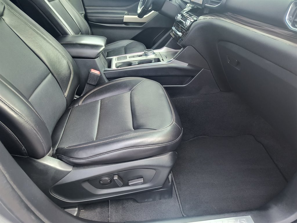 2021 Ford Explorer - $27,999