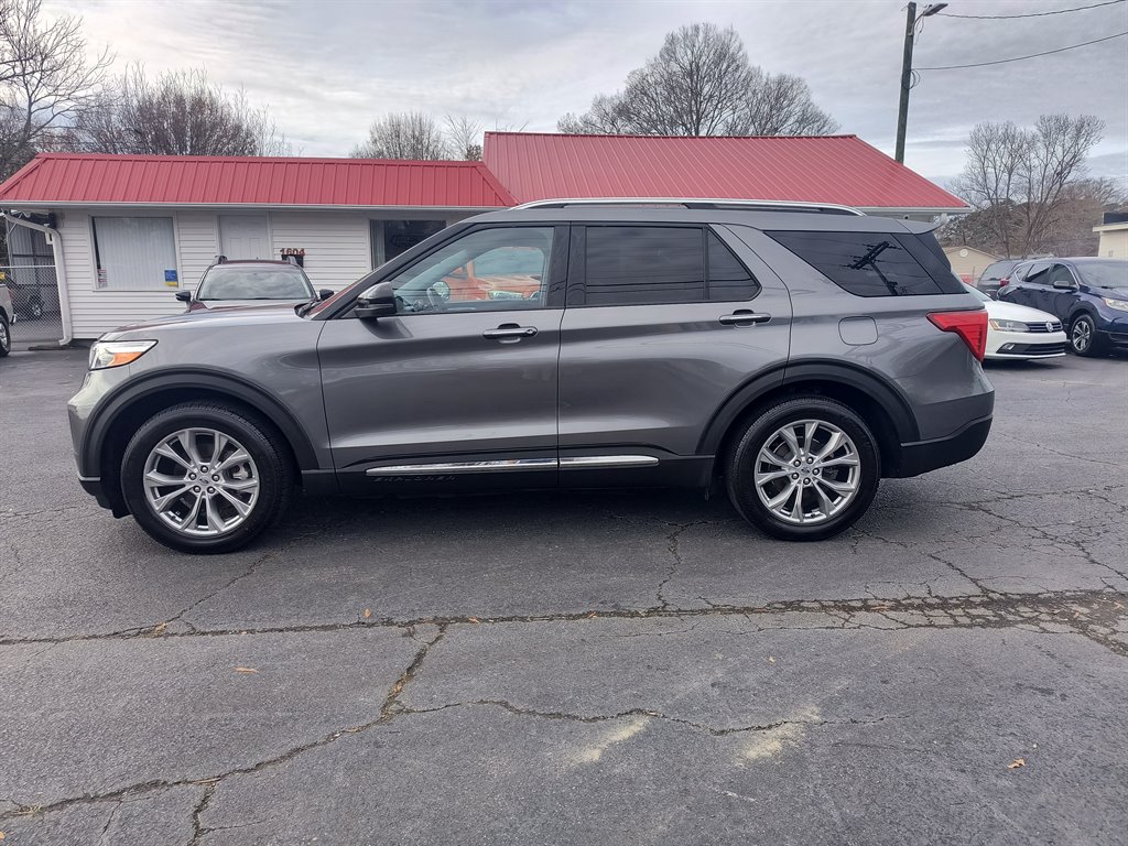 2021 Ford Explorer - $27,999