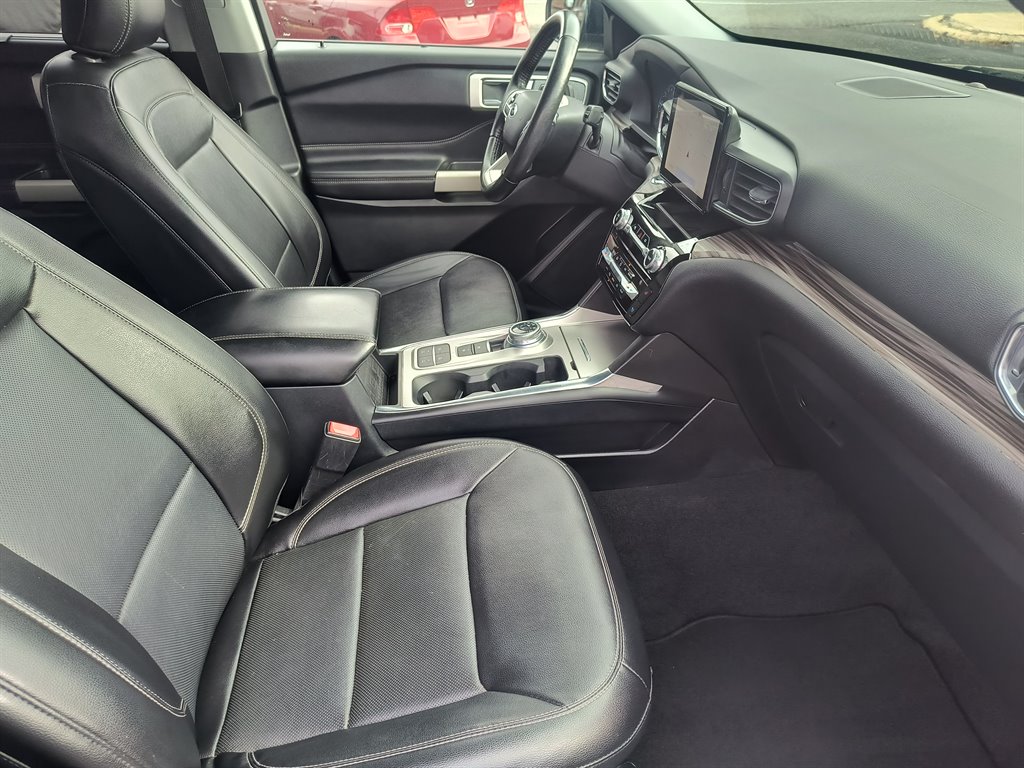 2021 Ford Explorer - $27,999