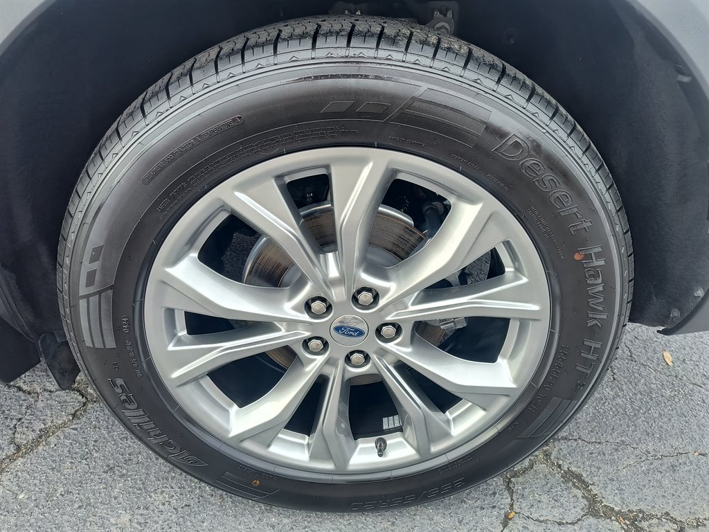 2021 Ford Explorer - $27,999