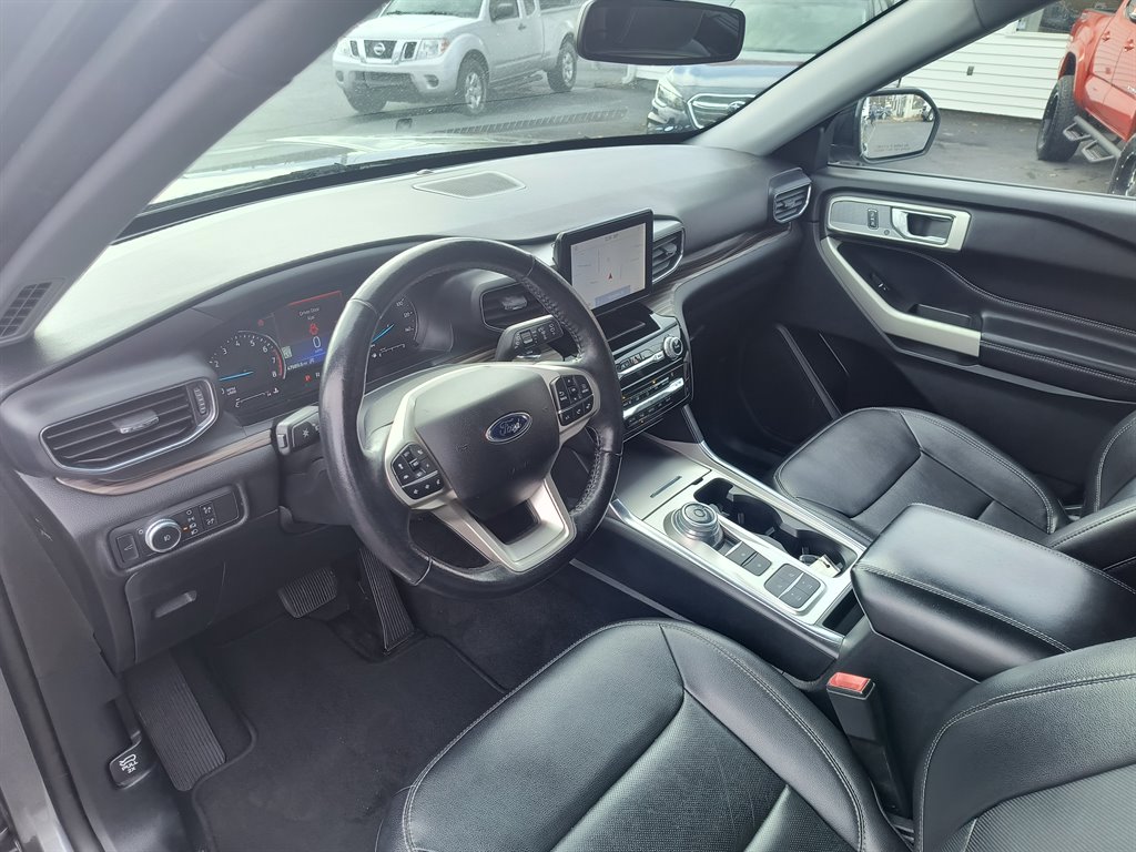 2021 Ford Explorer - $27,999