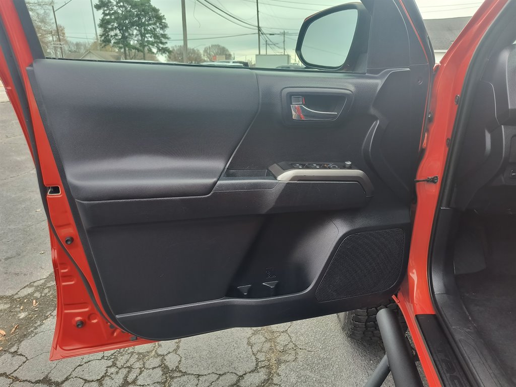 2018 Toyota Tacoma - $26,999