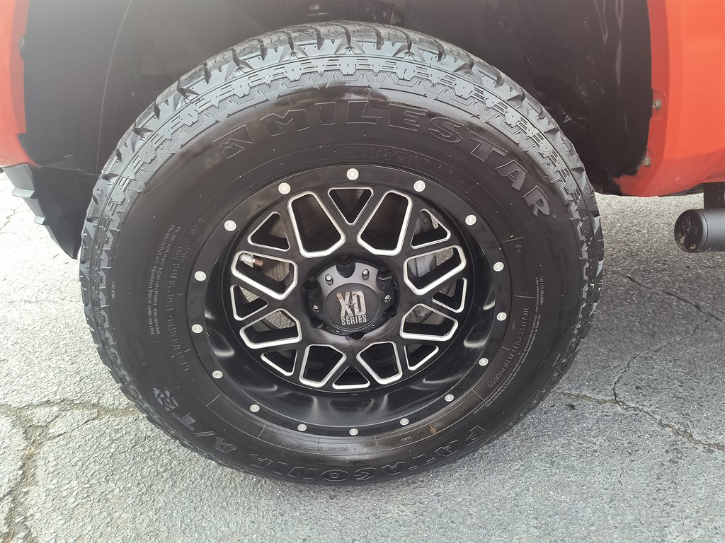 2018 Toyota Tacoma - $26,999