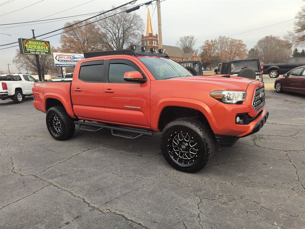 2018 Toyota Tacoma - $26,999