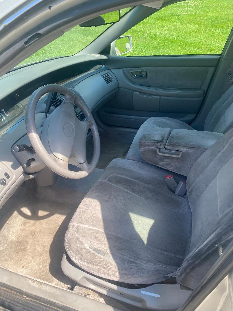 2000 Toyota Avalon - $5,000
