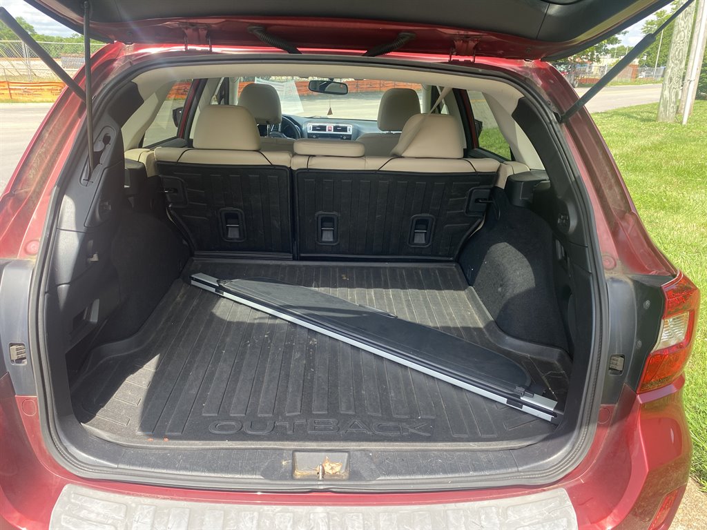 2016 Subaru Outback - $11,000