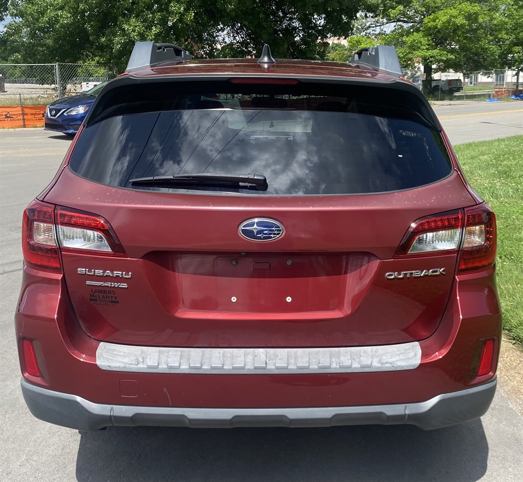 2016 Subaru Outback - $11,000