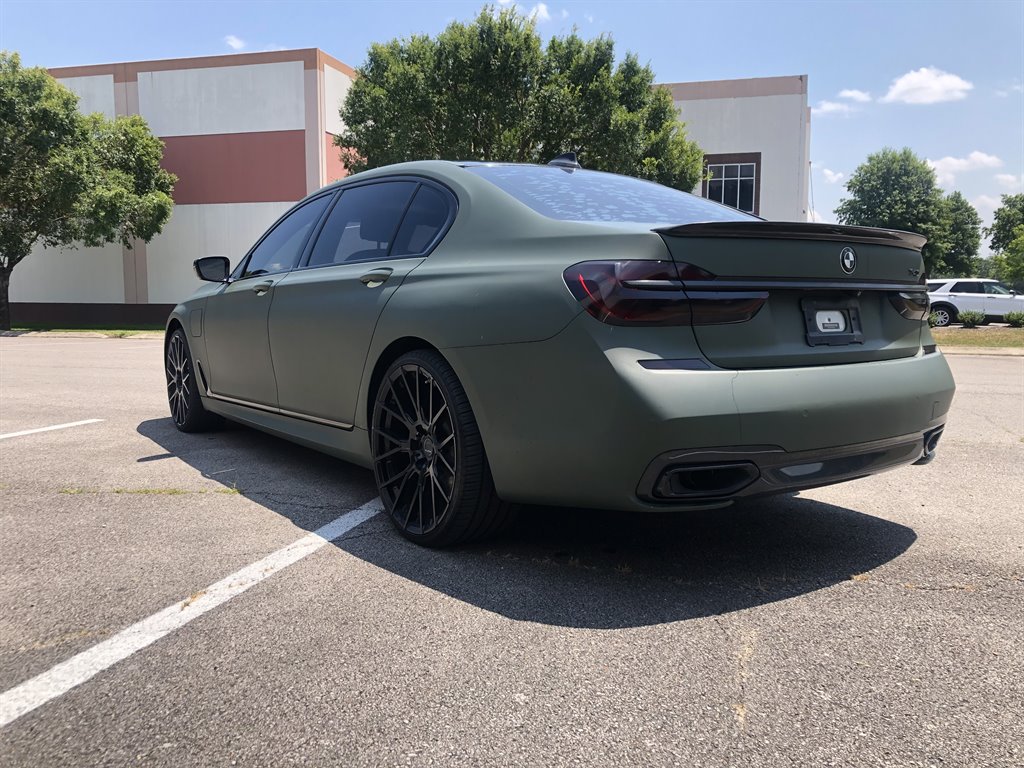 2018 BMW 7-Series 740xe photo