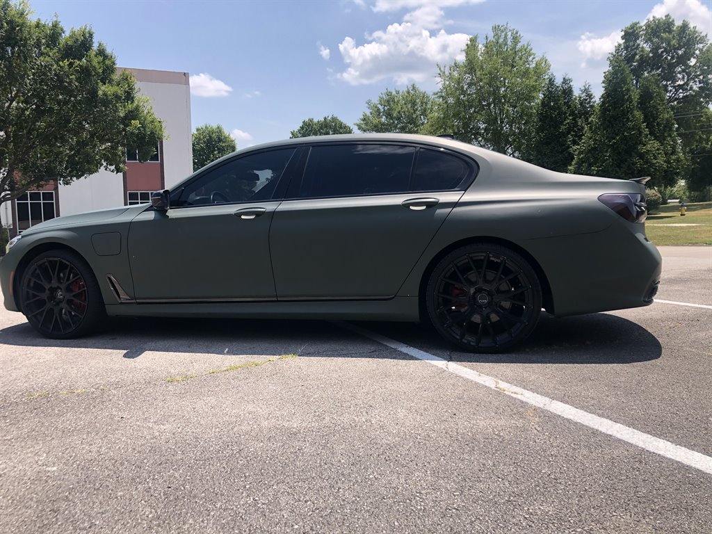 2018 BMW 7-Series 740xe photo