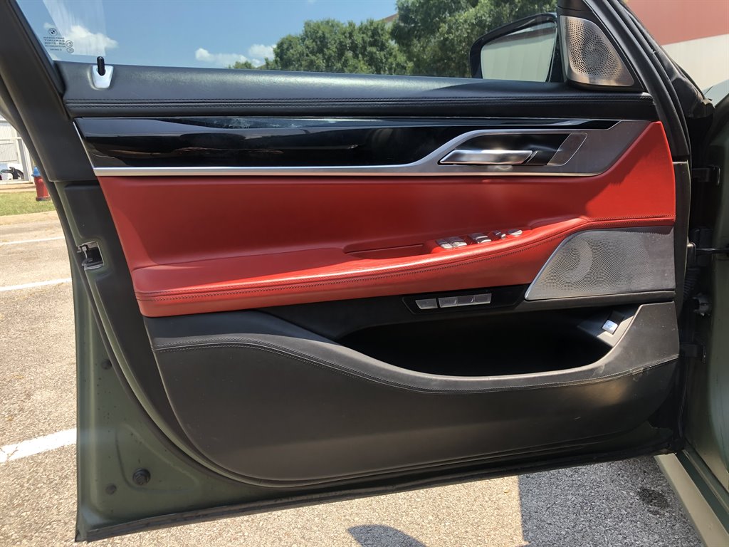 2018 BMW 7-Series 740xe photo
