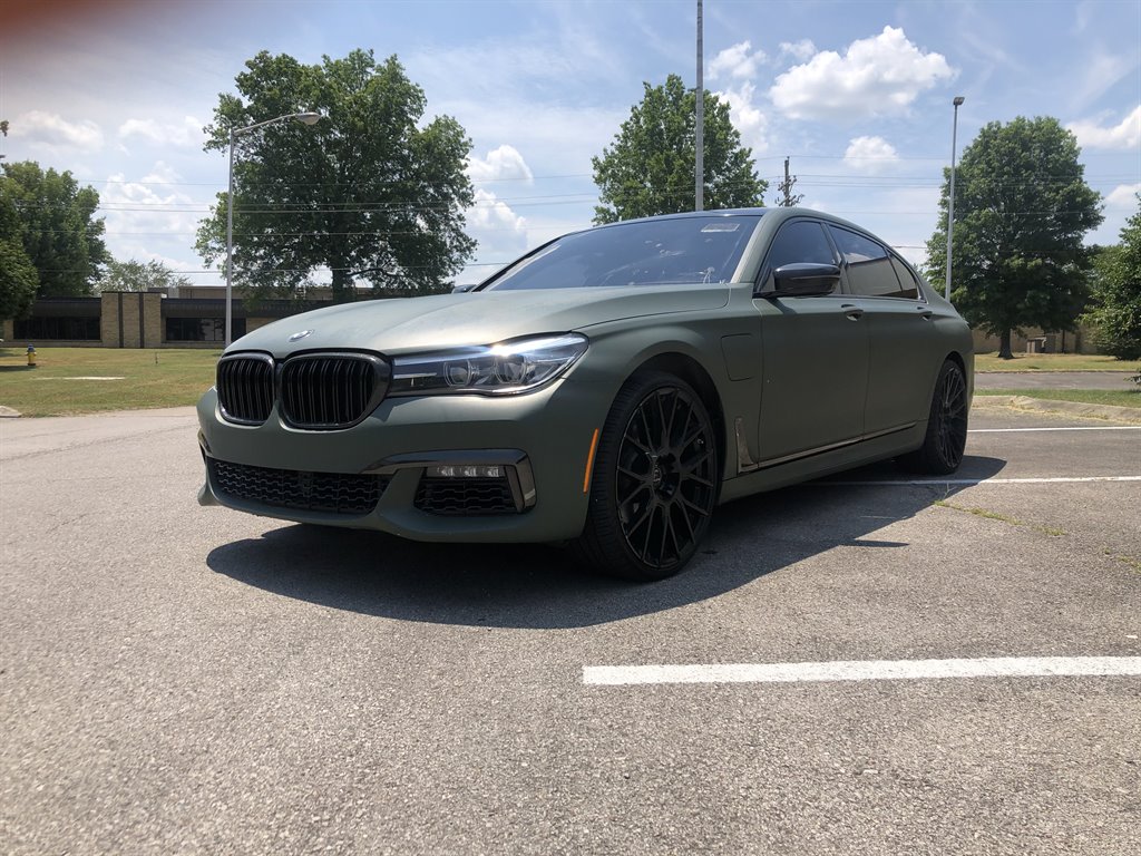 2018 BMW 7-Series 740xe photo