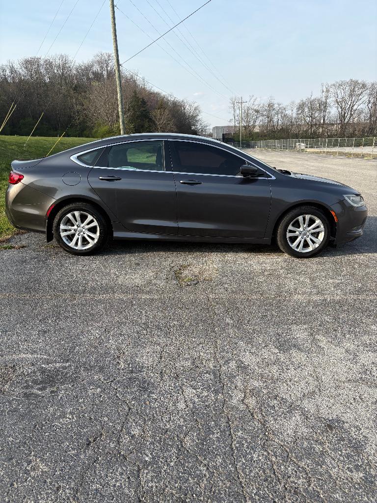 2015 Chrysler 200 Limited Sedan FWD