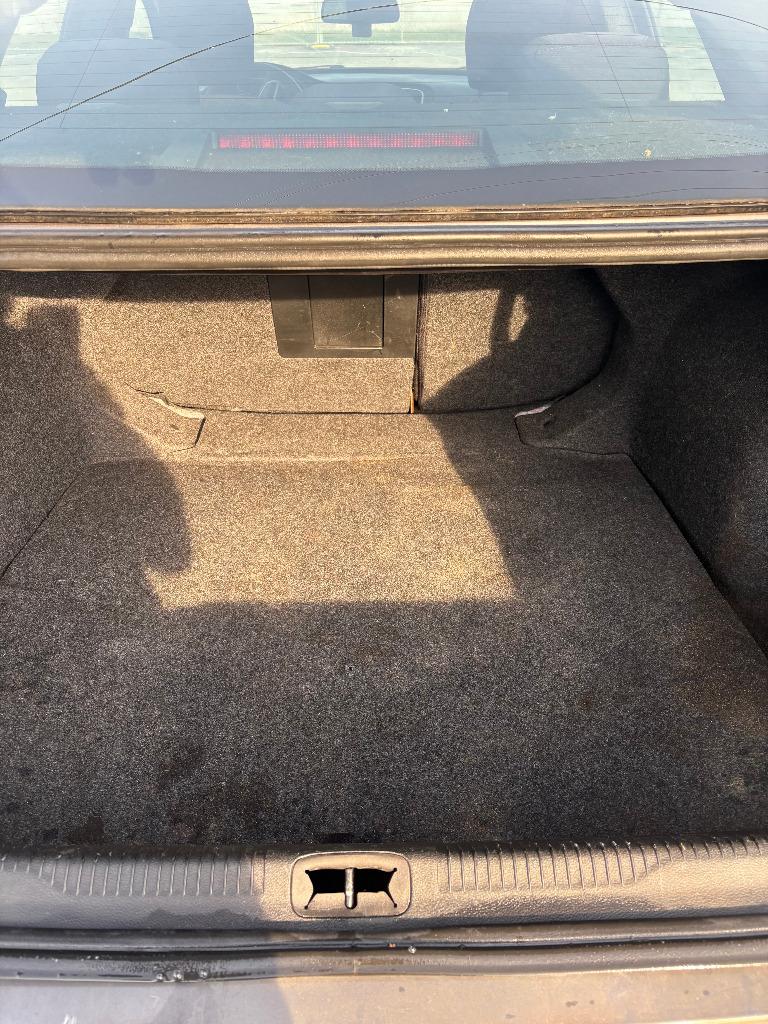 2015 Chrysler 200 - $8,000
