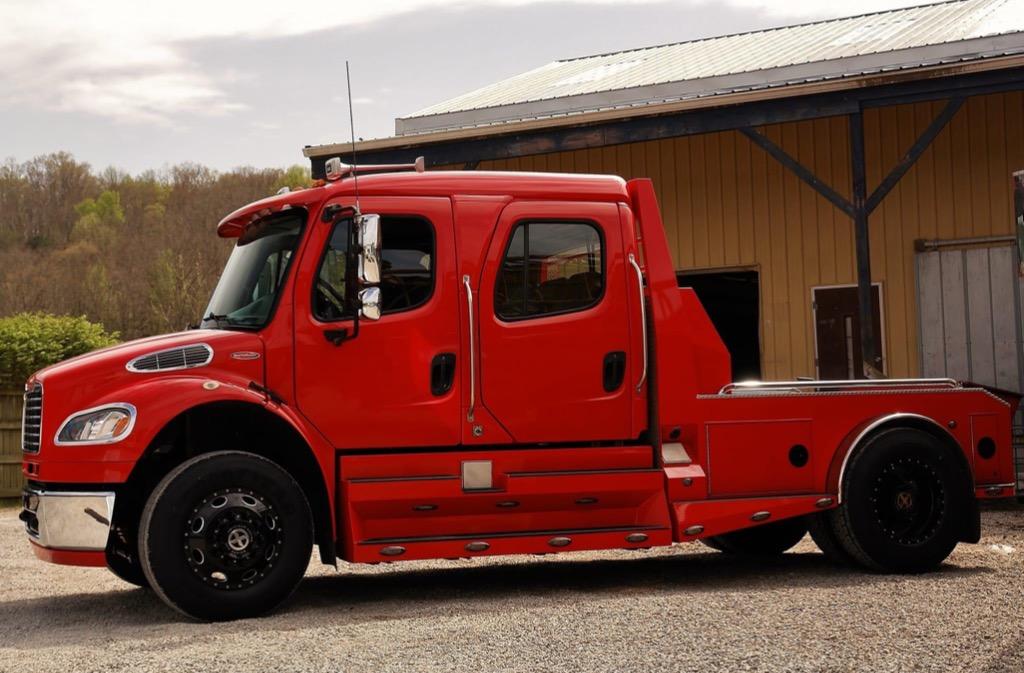 2014 Freightliner Sport Chassis M2 photo
