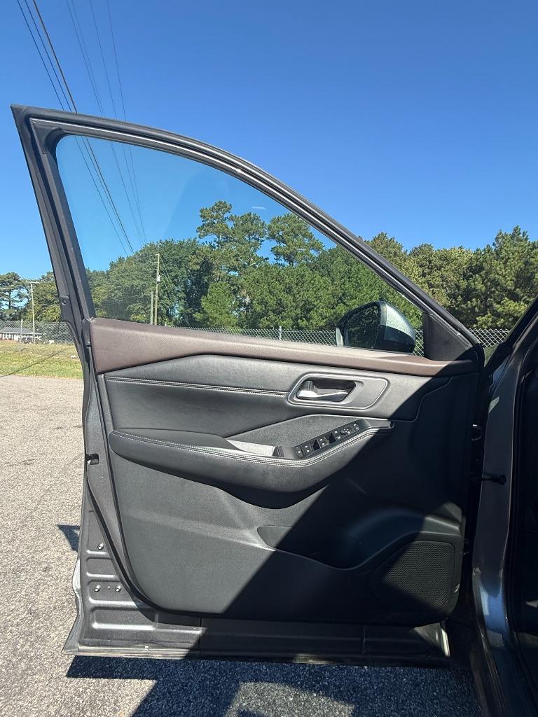 2021 Nissan Rogue - $17,400
