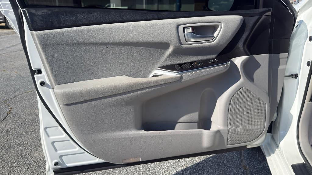 2016 Toyota Camry - $14,995
