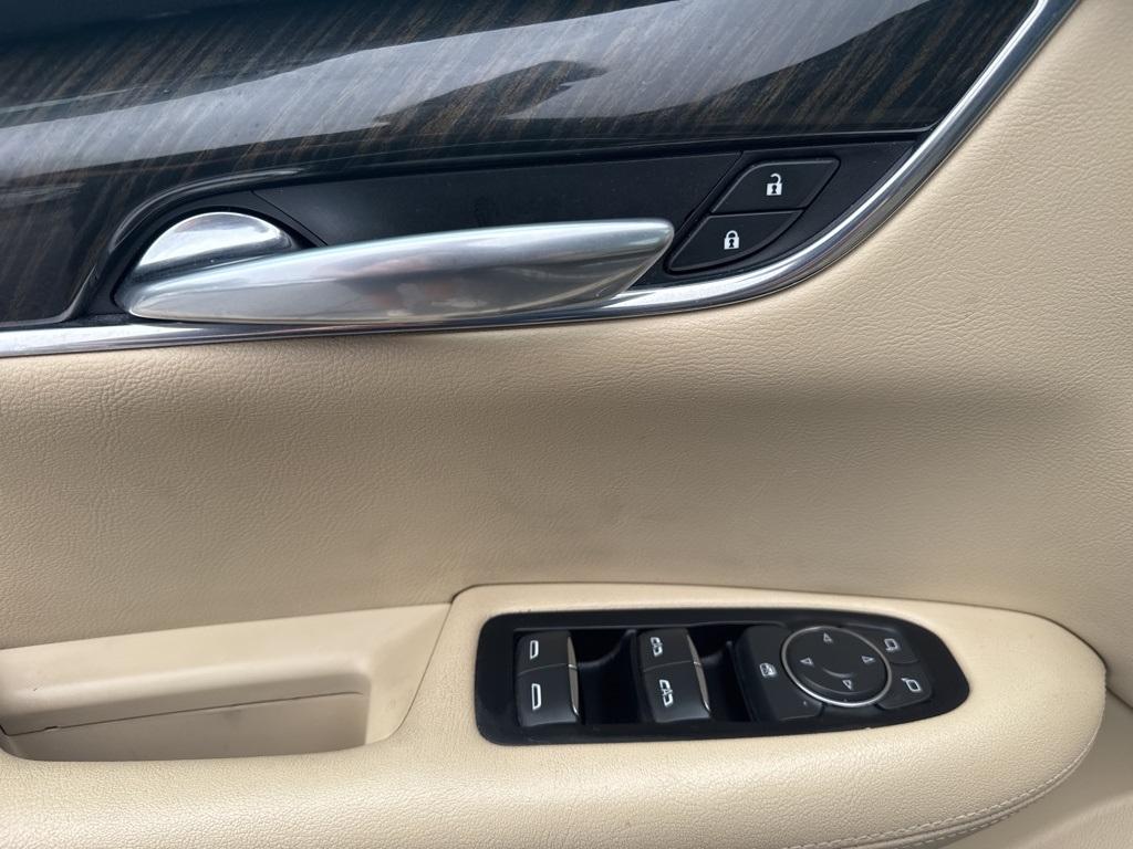 2017 Cadillac XT5 photo
