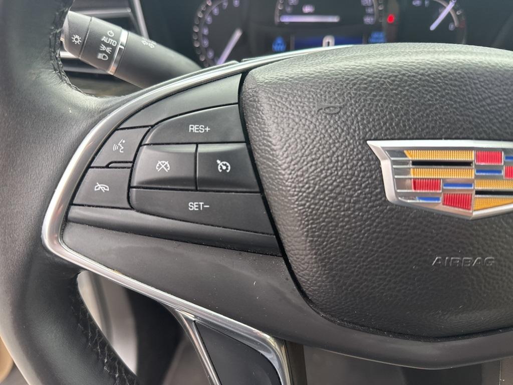 2017 Cadillac XT5 photo