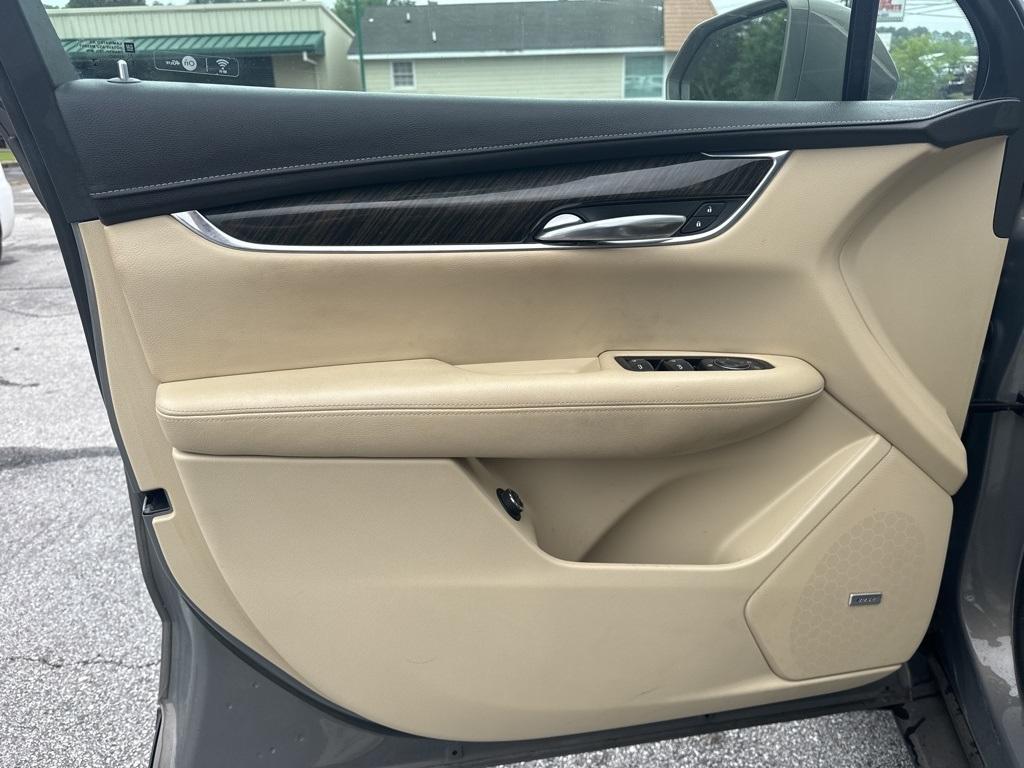 2017 Cadillac XT5 photo