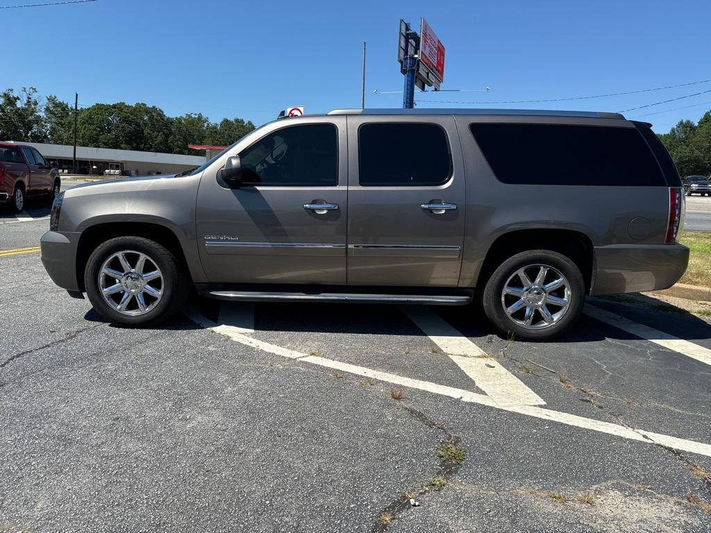 2011 GMC Yukon XL Denali photo