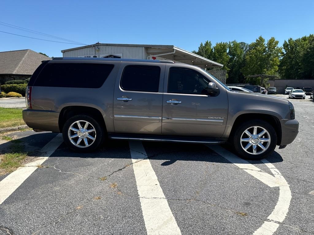 2011 GMC Yukon XL Denali photo