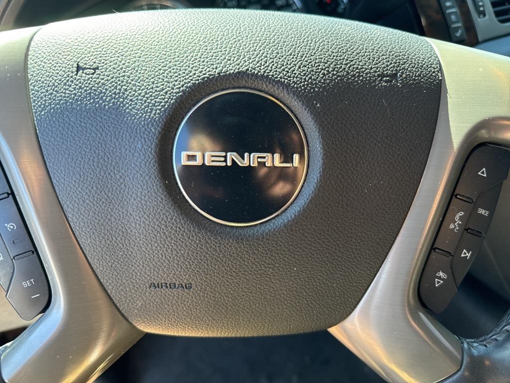 2011 GMC Yukon XL Denali photo