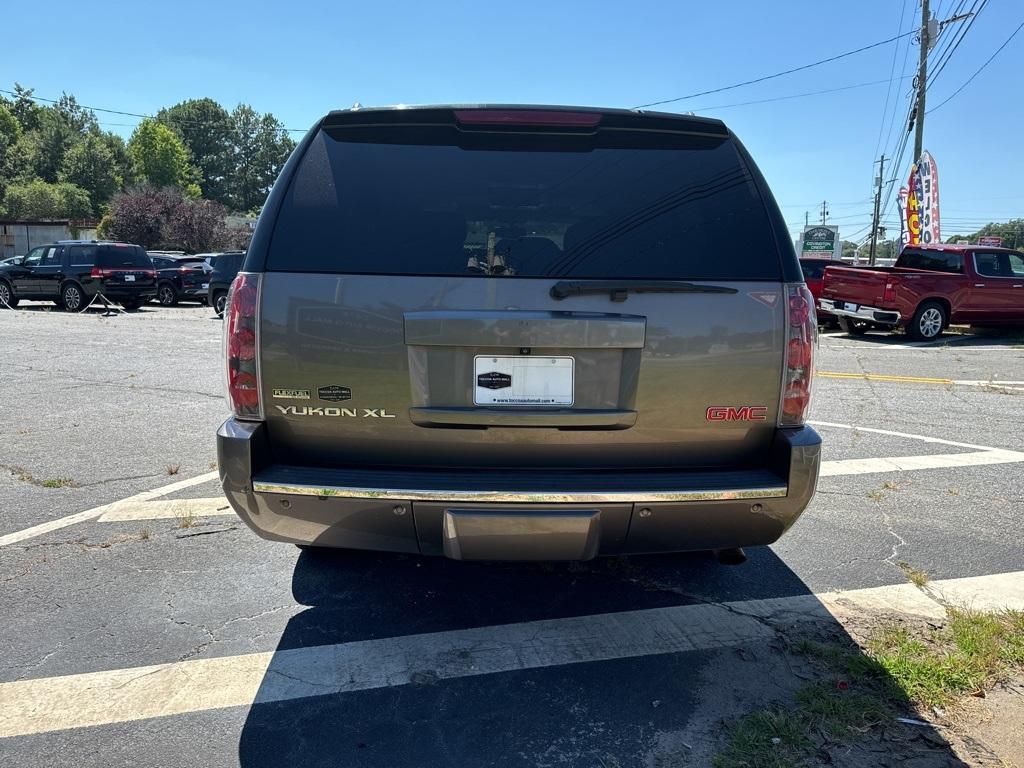 2011 GMC Yukon XL Denali photo