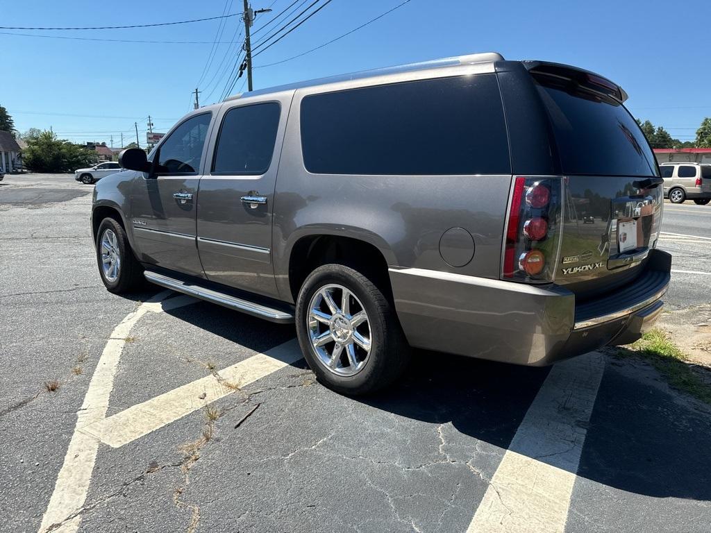2011 GMC Yukon XL Denali photo