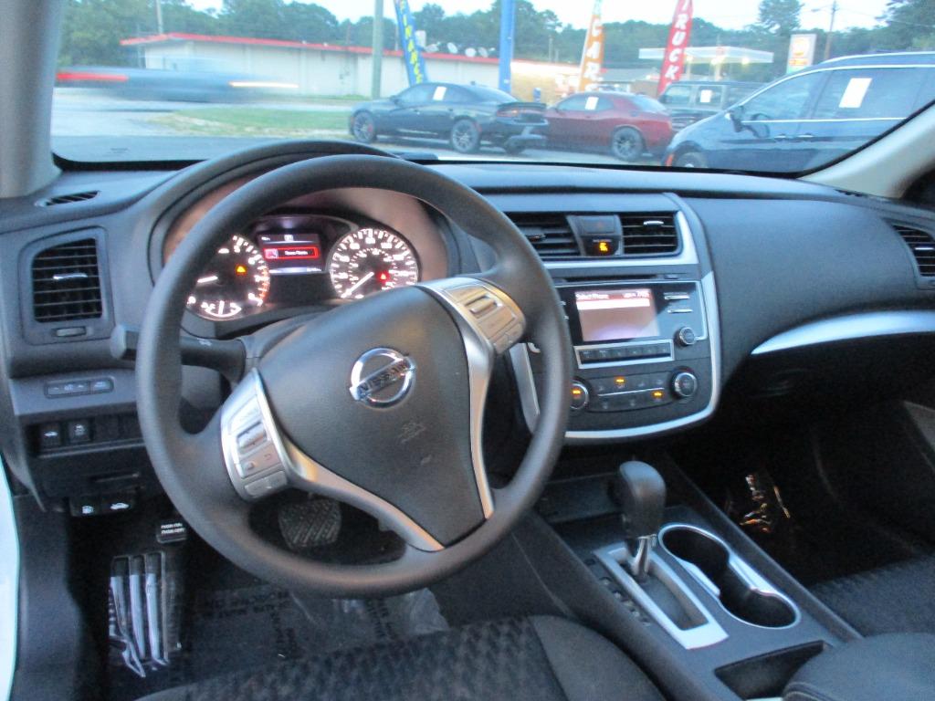 2017 Nissan Altima - $14,995