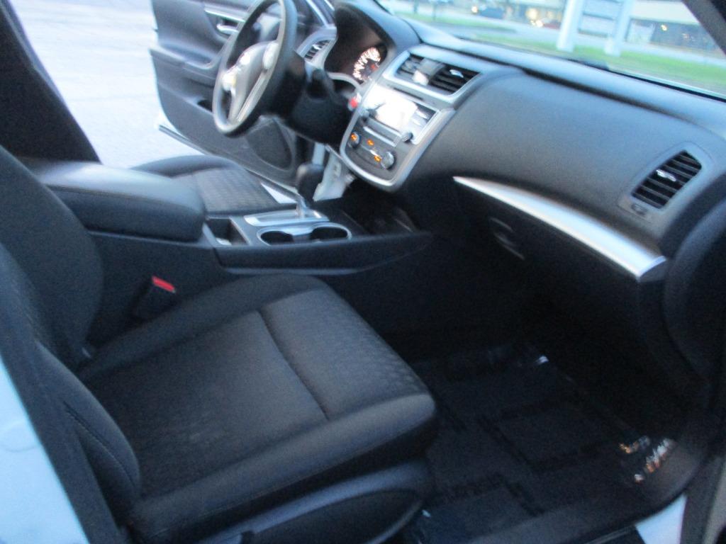2017 Nissan Altima - $14,995
