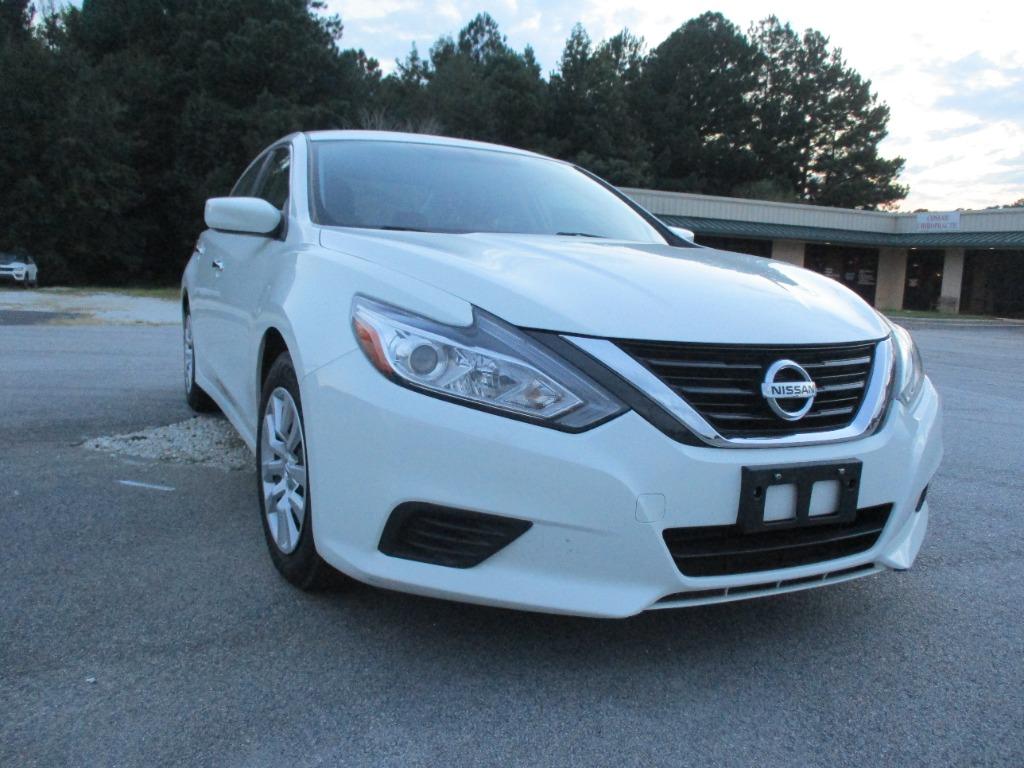 2017 Nissan Altima - $14,995