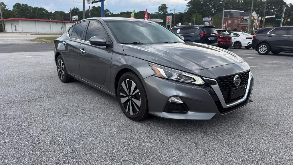 2022 Nissan Altima - $15,995