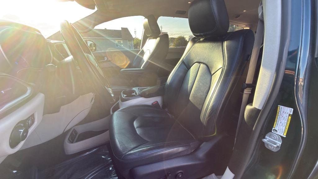 2021 Chrysler Pacifica - $18,995