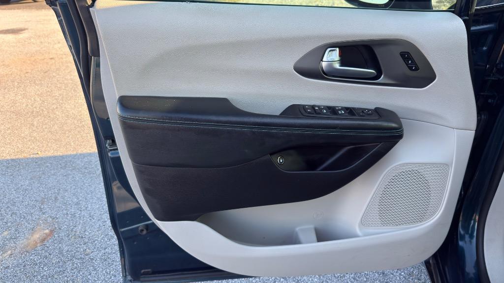 2021 Chrysler Pacifica - $18,995