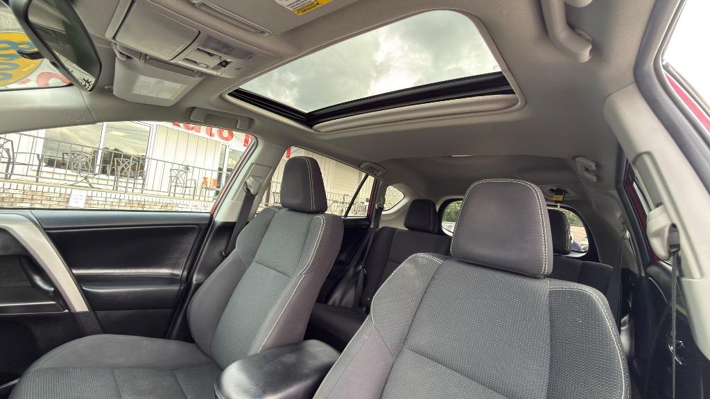 2018 Toyota RAV4 - $17,995