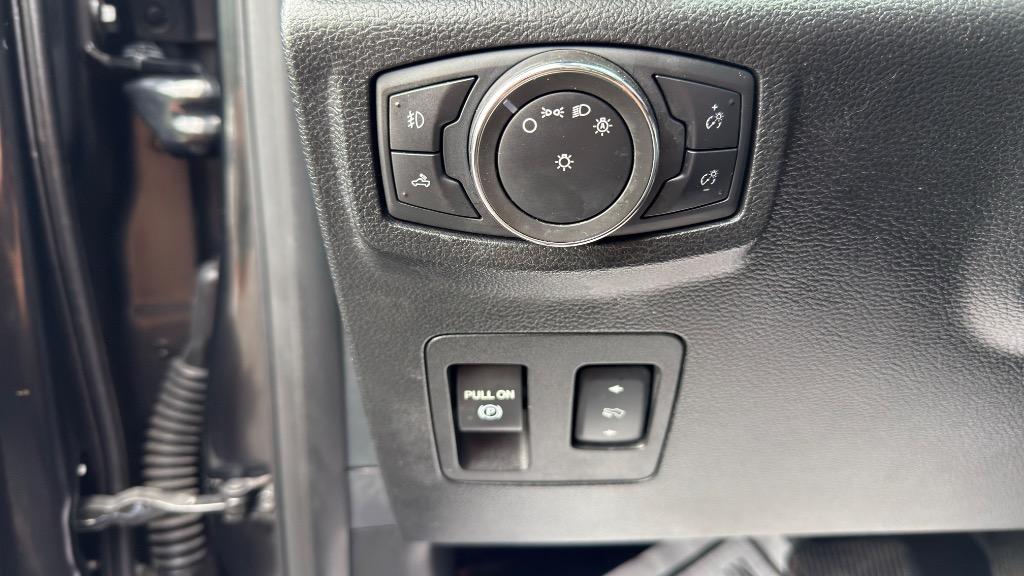 2015 Ford F150 - $17,995