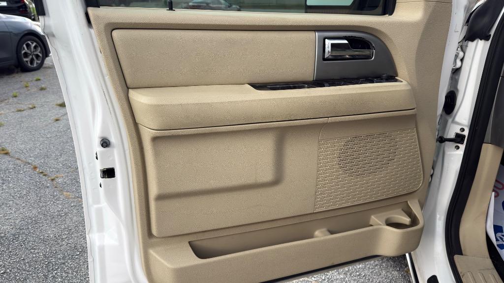 2017 Ford Expedition - $14,995