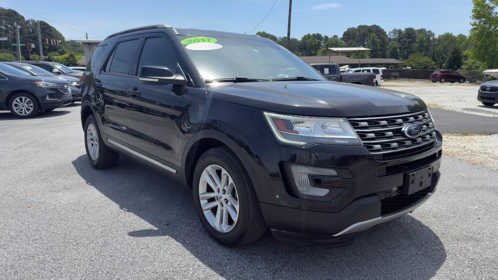 2017 Ford Explorer - $9,995