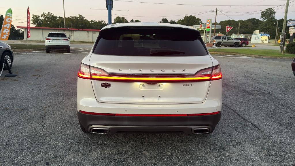 2019 Lincoln Nautilus - $18,995